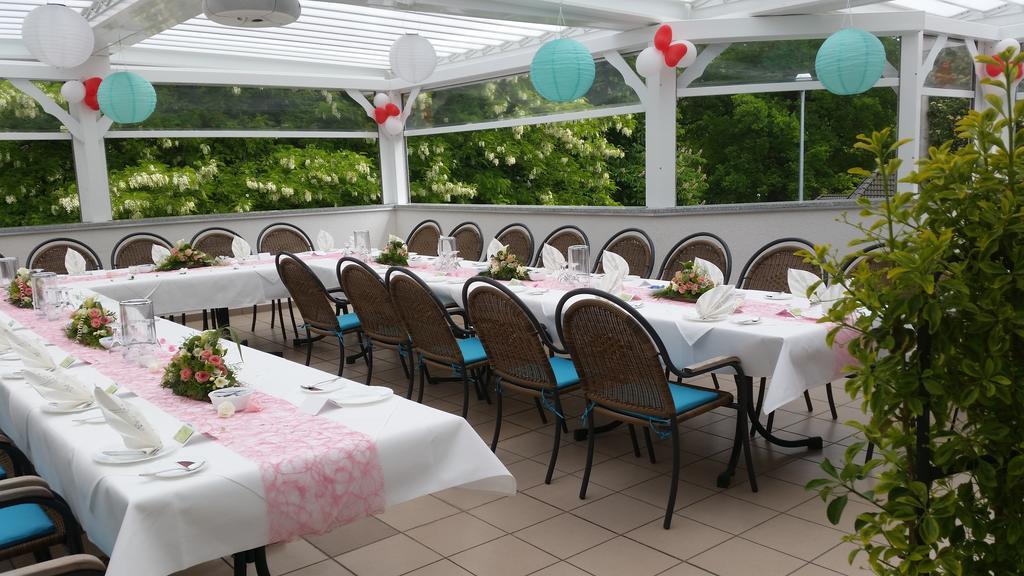Hotel & Restaurant Park Cafe Isa แอร์ฟวร์ท ภายนอก รูปภาพ