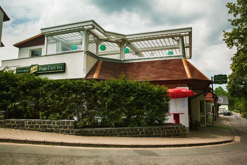 Hotel & Restaurant Park Cafe Isa แอร์ฟวร์ท ภายนอก รูปภาพ