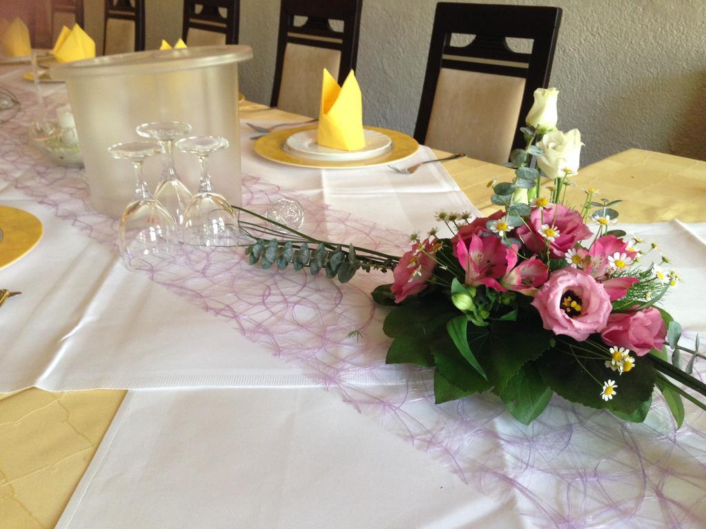 Hotel & Restaurant Park Cafe Isa แอร์ฟวร์ท ภายนอก รูปภาพ