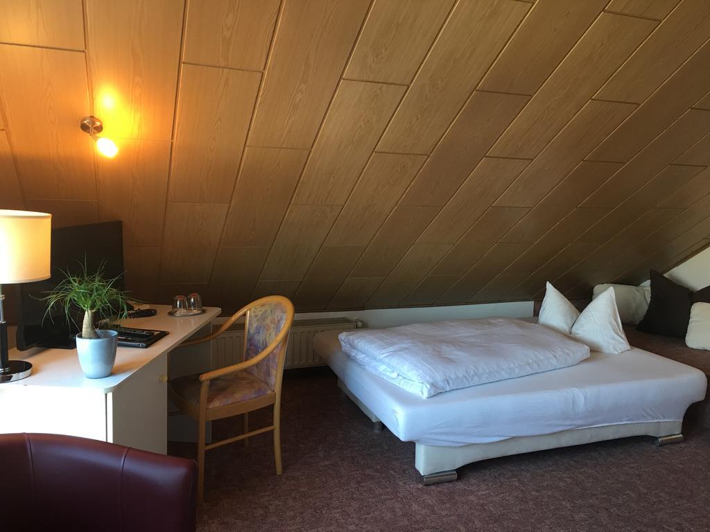 Hotel & Restaurant Park Cafe Isa แอร์ฟวร์ท ภายนอก รูปภาพ