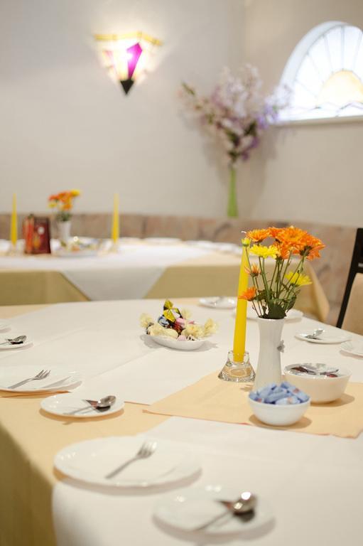 Hotel & Restaurant Park Cafe Isa แอร์ฟวร์ท ภายนอก รูปภาพ